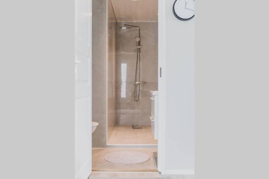 Beautiful New Studio Apartment Nearby The Center Турку Екстериор снимка
